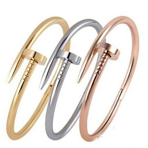 NaiL HinGeD-BaNgLe BraCeLeTs